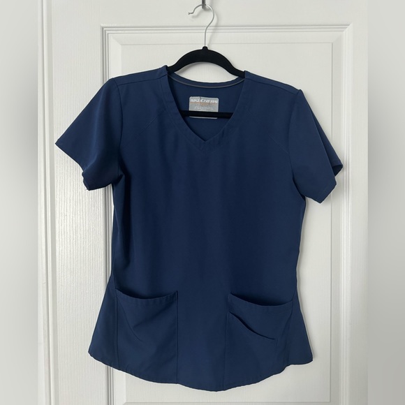 SKETCHERS Scrub Top - Picture 2 of 5